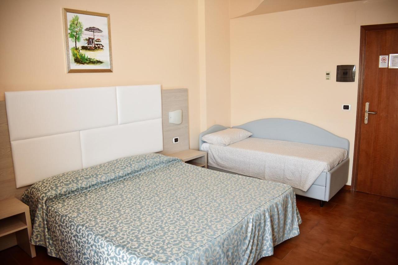 Hotel Costa Verde Tortoreto Exteriör bild
