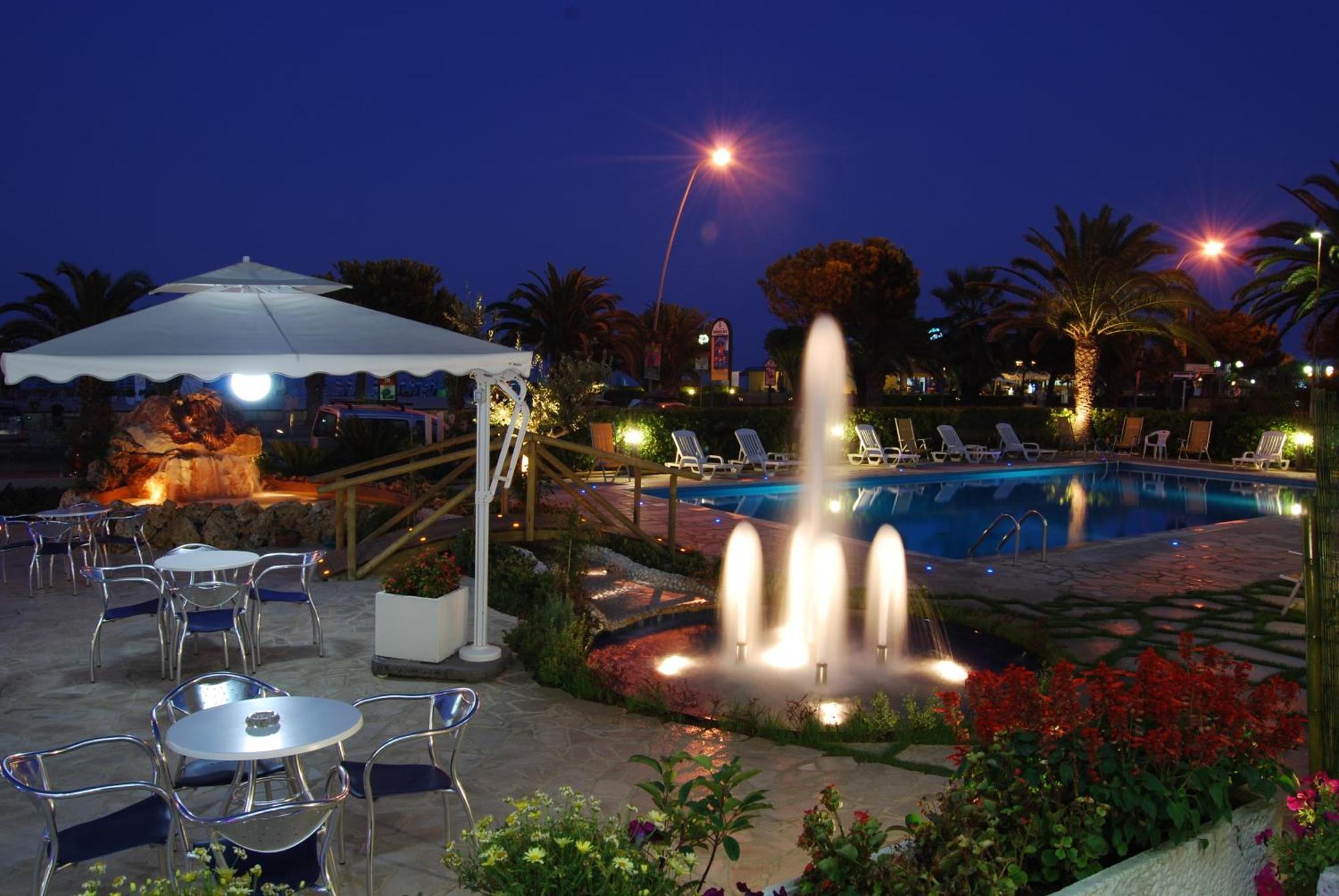 Hotel Costa Verde Tortoreto Exteriör bild