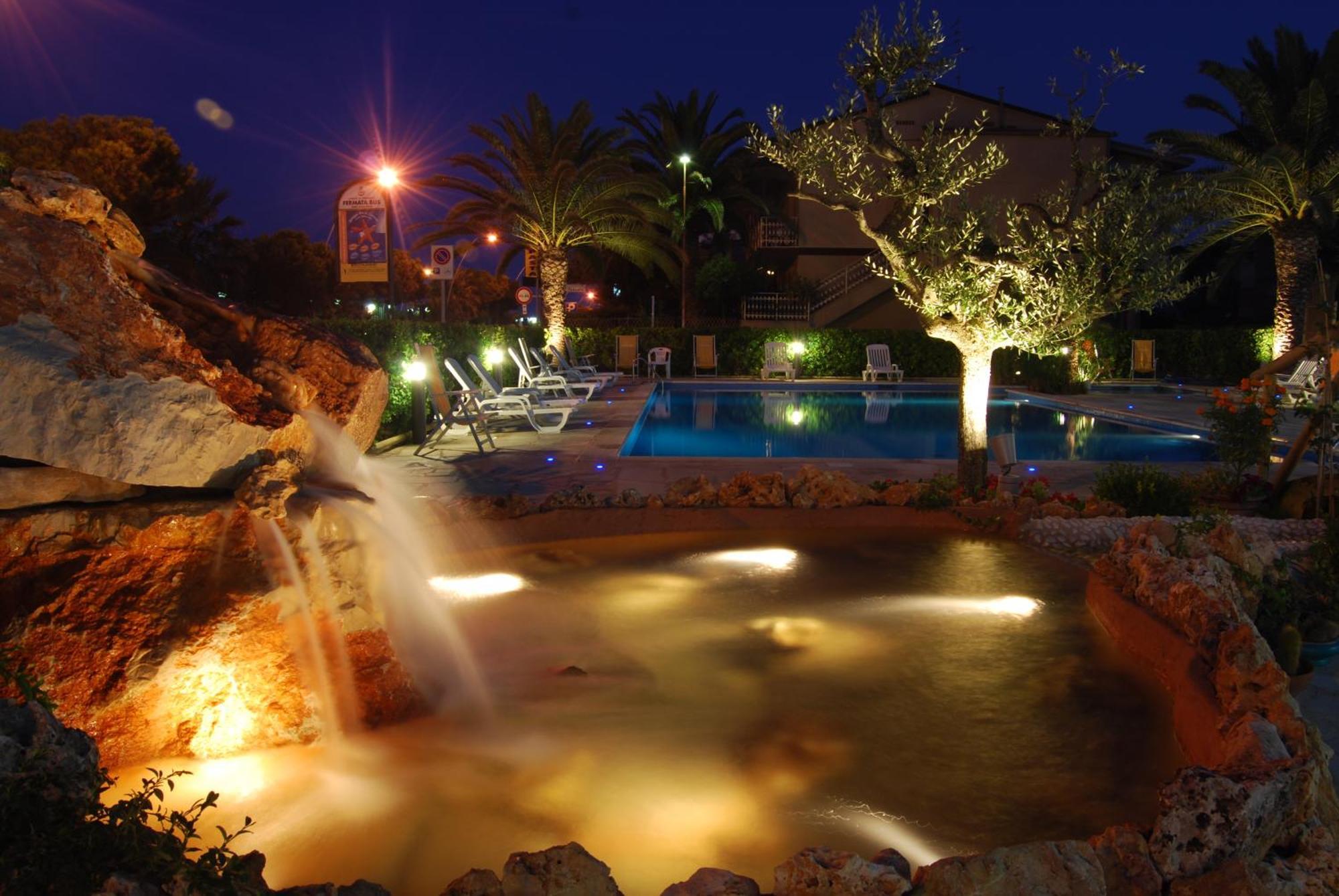 Hotel Costa Verde Tortoreto Exteriör bild