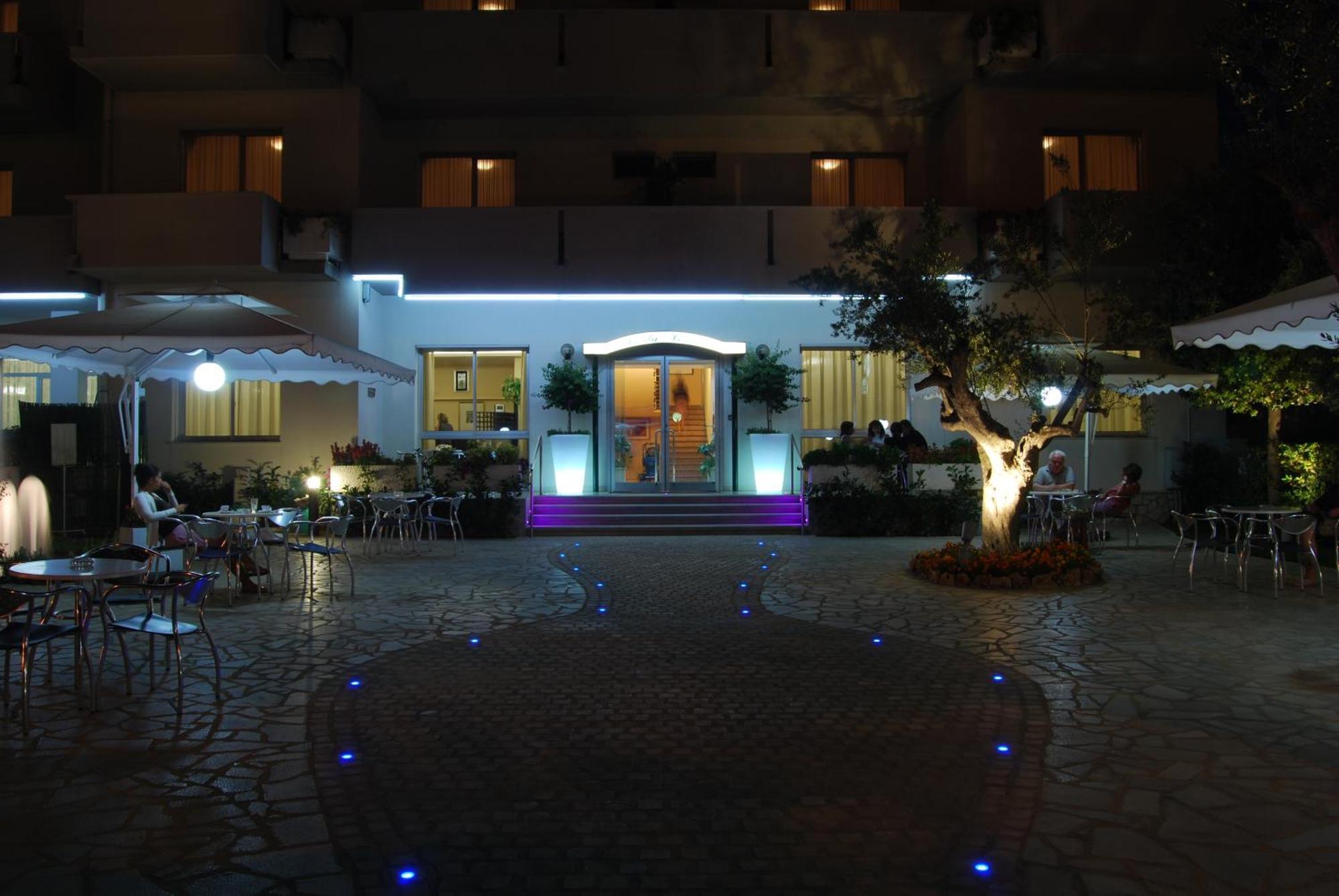 Hotel Costa Verde Tortoreto Exteriör bild